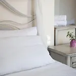 Efruze Hotel